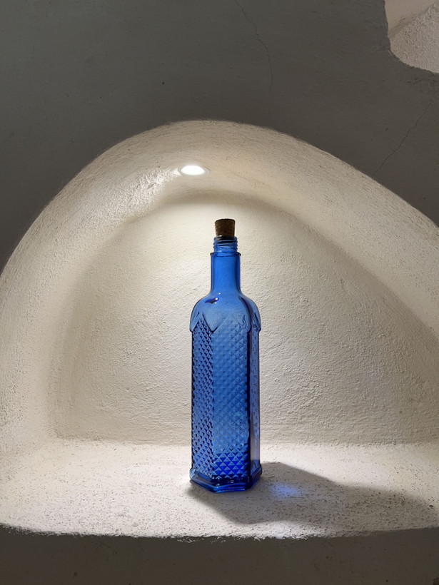 بطزی شیشه ای مدل آب خورشیدی کبالتی درجه یک ۶ ضلعی یک لیتری